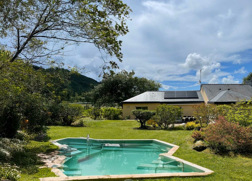 Piscine et panneaux solaires Guidel Morbihan