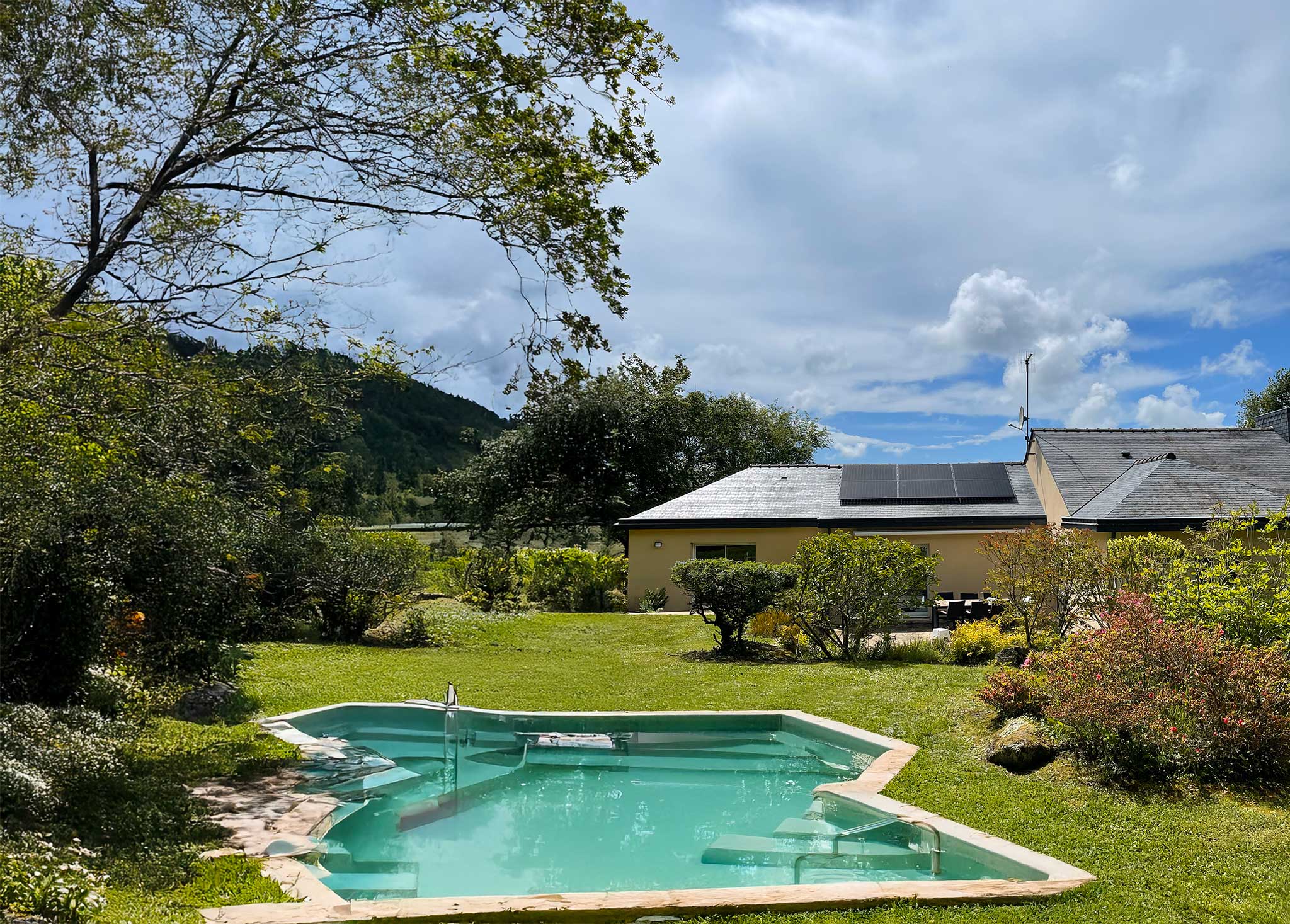 Piscine et panneaux solaires Guidel Morbihan