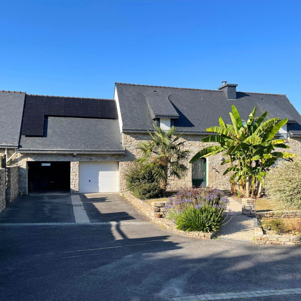 Photo d'une installation solaire photovoltaïque à Languidic, Morbihan, par l'entreprise Solar Expansion