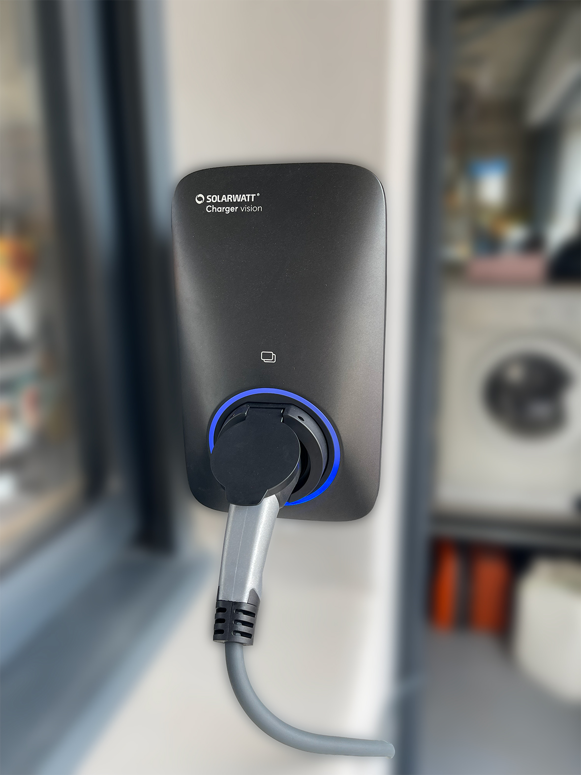 Solar Expansion installe des Bornes de recharge solaires pour véhicule électrique, dans le Morbihan