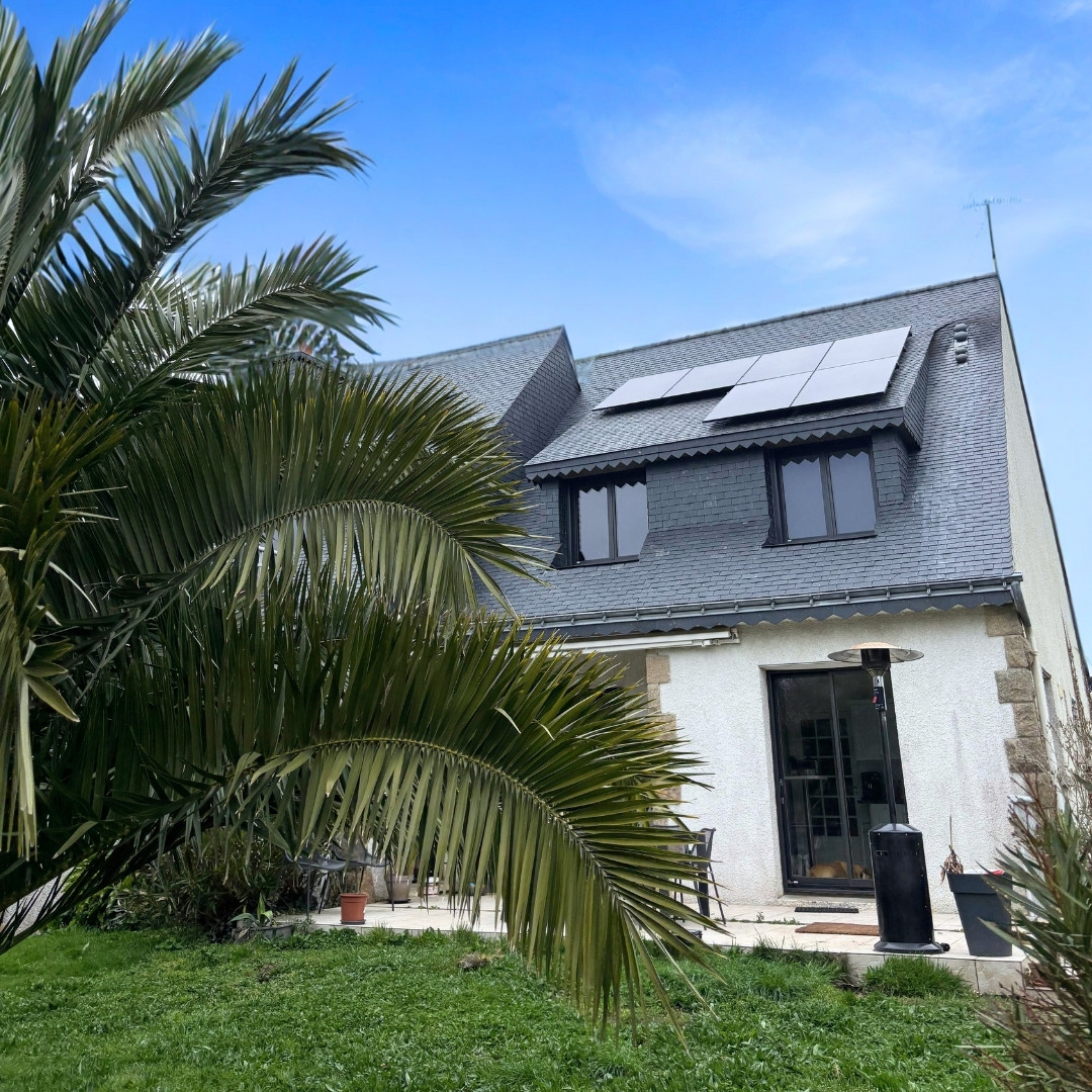 Photo d'une installation solaire photovoltaïque à Ploemeur, Morbihan, par l'entreprise Solar Expansion