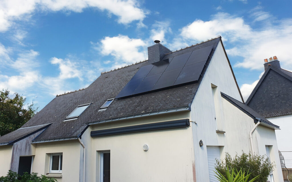 Comment entretenir ses panneaux solaires en Bretagne