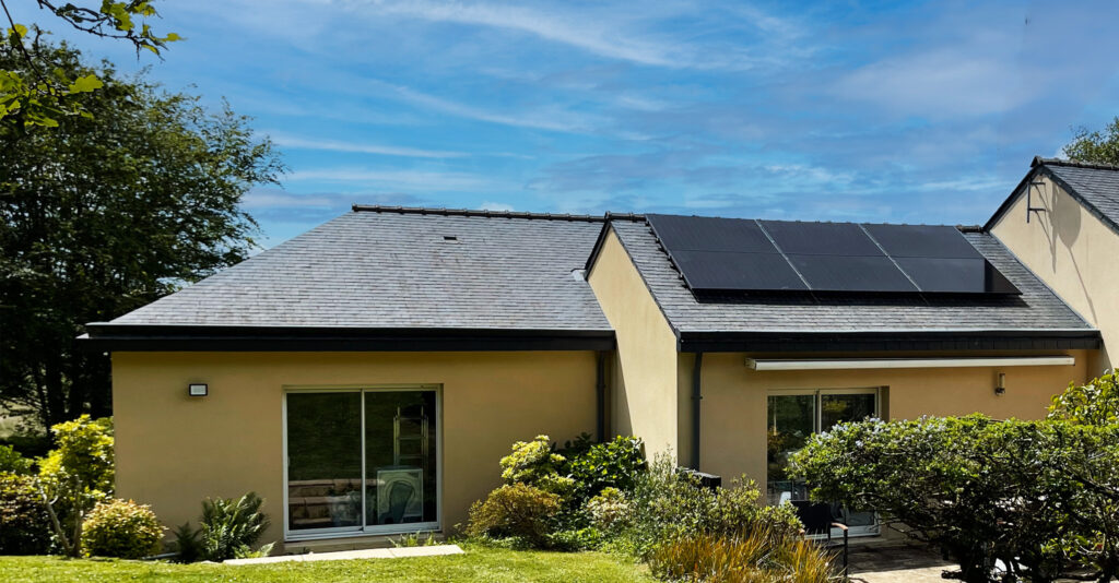 Valorisation d'un bien immobilier en Bretagne grâce à des panneaux photovoltaïques